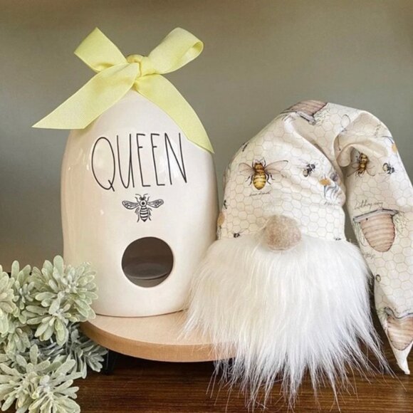 NEW Rae Dunn Queen Birdhouse - Picture 1 of 1